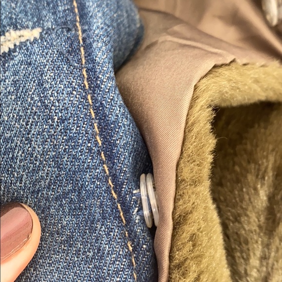 Blank nyc denim jacket with faux fur collar. - Picture 7 of 8